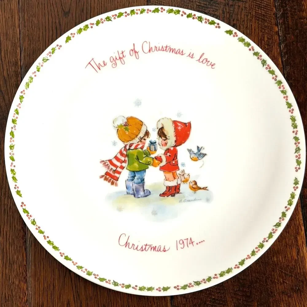 GiGi Commemorative Edition “Merry Christmas 1974” Decorative Plate